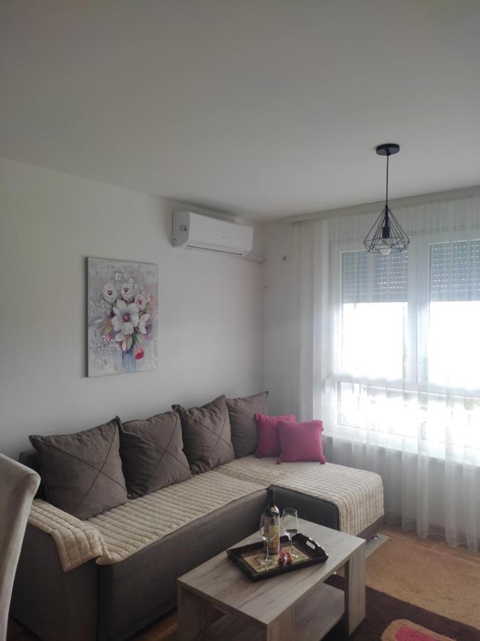 Apartman Petra Nis Exterior foto